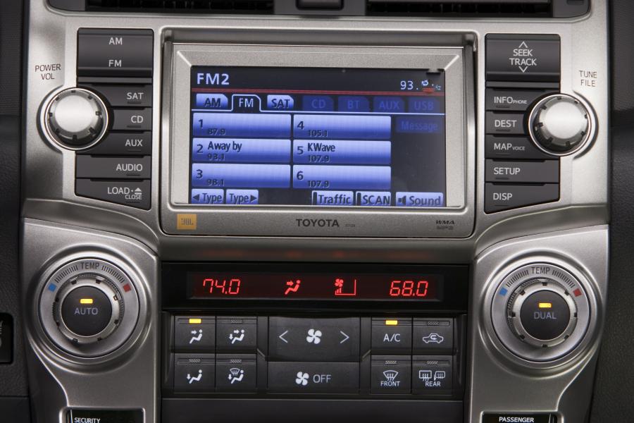  Toyota 4Runner Limited 2010 года  (фото 16 из 48)
